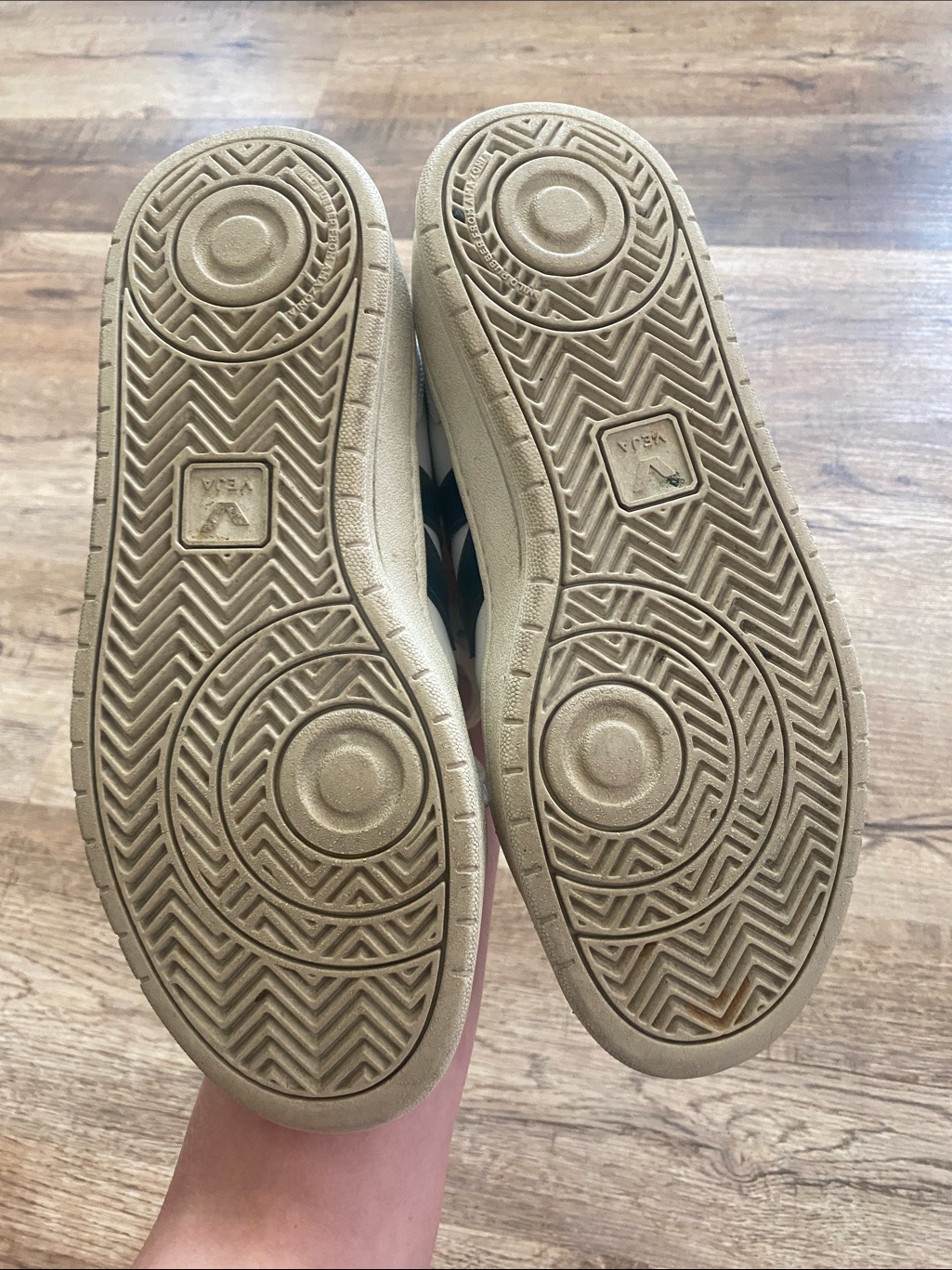 Veja V-10 Sneakers Womens 10 — image 4 of 5